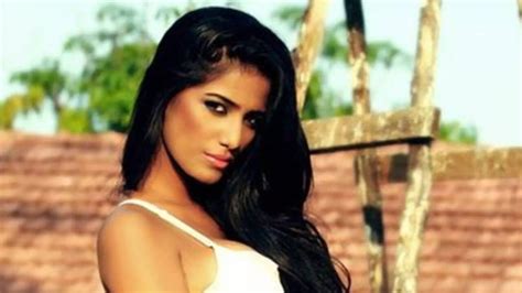 POONAM Nude .